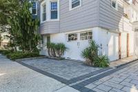 Large Beach Home with Ocean Views from Balcony Unit 2 and 3 - Ferienwohnung