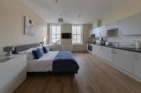 B&B Hereford - Apartment 7, Isabella House, Aparthotel, By RentMyHouse - Bed and Breakfast Hereford