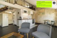Saint Eloi - duplex centre historique de VILLENEUVE LES AVIGNON - B&B