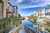 Private Dock and Balcony Waterfront Sparks Home - B&B