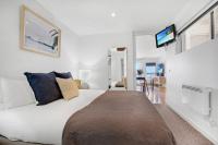 One-Bedroom Bancroft Bay