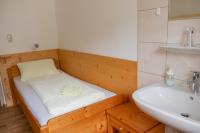 Habitación Individual con ducha y aseo compartidos