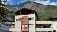 Ferienwohnung mit Garage, Fahrradraum und sehr großer sonnenverwöhnten Terrasse - Chambres d'hôtes Lagundo