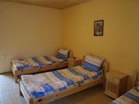Chambre Triple avec Salle de Bains Commune