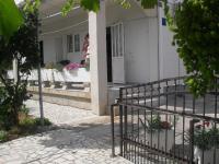 Apartamento de 2 dormitorios con terraza