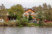 Landgasthof Moser & Restaurant Bootshaus - B&B Windorf