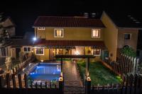 Stone shelter - B&B Mahabaleshwar