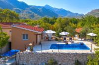 Villa Melita - Heated pool, Speed Internet within Nature Park - Bed and Breakfast Zagvozd