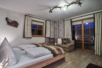 Apartment with Mountain View