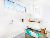 The Palings at Culburra I Pet Friendly Masterpiece - Bed and Breakfast