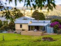 The Dairy at Cavan I Kangaroo Valley I Stunning Views - B&B