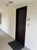 Stylish 2 Bedroom Penthouse Apt, Newly Refreshed, 50 Mbps, Pool, Gym, Resto - Ferienwohnung Kuta