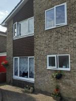 Double bedroom sleeps 1 or 2 with back garden view - B&B