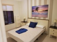 Apartment with Pool View