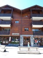 Le Slalom - Very Town Centre - Snow and Trek - B&B Morzine