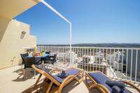 Summer Breeze apartment with terrace with Panoramic views - by Getawaysmalta - B&B Mellieħa