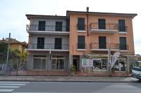 Happy House Diano Marina - B&B