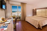 Double or Twin Room with Balcony and Lateral Sea View 