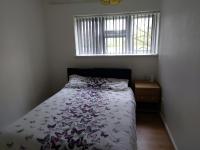 B&B Romford - Relaxing double bedroom - Bed and Breakfast Romford