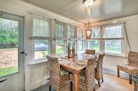 Restored 1920s Cottage on 1 Acre with Fire Pit - Ferienwohnung Hayes