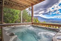 Smoky Mountain Retreat with Hot Tub, Arcade Games - Chambres d’hôtes Pigeon Forge