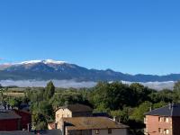 Vistas Únicas a los Pirineos, para 7-8 personas!! Tensi Home Llivia - Chambres d'hôtes Llívia