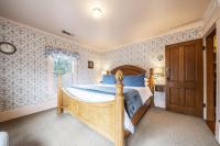 King Room with Mountain View