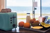 Golden Sand Beachfront, Cable Bay Stays, Cable Bay, Northland - B&B Coopers Beach