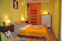 Lawendowe światło - przy stacji Metra - B&B Varsovia