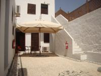 Sarris Studios & Apartments - Bed and Breakfast