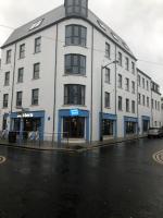Luxury apartment in the heart of Portrush Main St - B&B