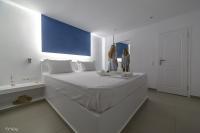 Honeymoon Suite with Hot Tub and Sea View