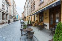 ROMANTIC Apartments- view of the Town Hall - Chambres d’hôtes Lviv