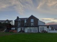 B&B Aberystwyth - Bryncarnedd Farmhouse - Bed and Breakfast Aberystwyth