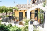 Traditional Cottage on the hillside of Antiperni - B&B