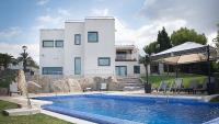 TarracoHomes, TH52 Villa Lighthouse con Piscina Privada, Terraza, y Vistas al Mar - Ferienwohnung Torredembarra