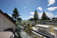 Ocean Eleven Deluxe - Bed and Breakfast Mount Maunganui