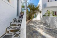 One-Bedroom Apartment with small Balcony