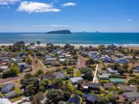 B&B Pauanui - Bach on Boulevard - Pauanui Holiday Home - Bed and Breakfast Pauanui