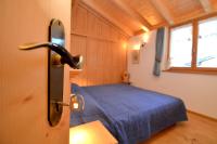 AT 126 - Via Fratelli Baur 3, Roulette