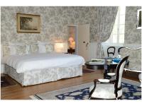 Suite with Garden View