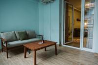 Vively Lux Apartment - Central & Spacious with Balcony and free WiFi - B&B Subotica