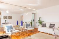 Alfama Delight Panoramic River and Historic City Views 3 Bedrooms and 2 Bathrooms AC 18th Century Building - Chambres d'hôtes Lisbonne