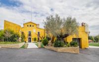 Casa rural para 24 personas cerca de Sitges con piscina privada - B&B Can Trabal