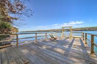 Riverfront Coastal Escape with Deep Water Dock! - Bed and Breakfast Fort Edgecomb