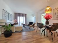 Luxury Apartment with Parking and near Metro - B&B Lisbona