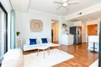 B&B Charlotte - {Cloud 9} Luxury 2 Bedroom Condo in Uptown Charlotte - Bed and Breakfast Charlotte