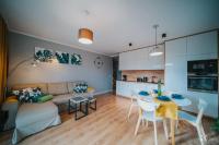 Apartment with Mountain View