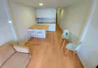 Apartment mit Balkon