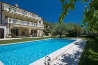 Domaine VinodolSun Zwei Villen, ein Grundstück und Platz für bis zu 20 Personen - Bed and Breakfast